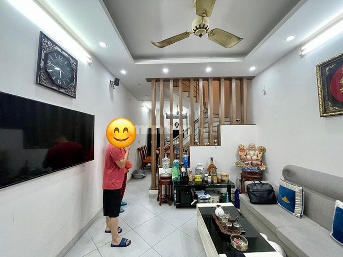 40m² THỤY KHUÊ - 5 tầng, ngõ rộng, an ninh tốt, gần mặt đường.