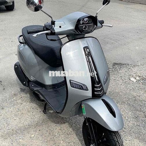 Vespa 50 GUZZI màu xám bạc đen, mua tháng 8/2025,