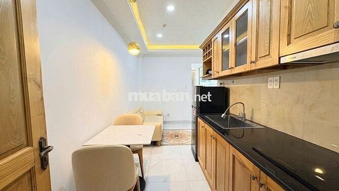 Căn Hộ Tách Bếp  Full nội thất máy giặt riêng ngay Bùi viện  Q1