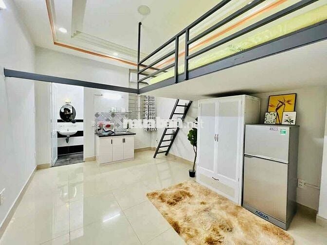 DUPLEX CỬA SỔ TRỜI FULL NỘI THẤT GIÁ HSSV KẾ BÊN Q5