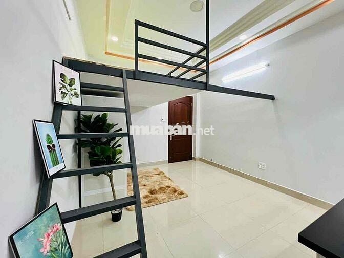 DUPLEX CỬA SỔ TRỜI FULL NỘI THẤT GIÁ HSSV KẾ BÊN Q5