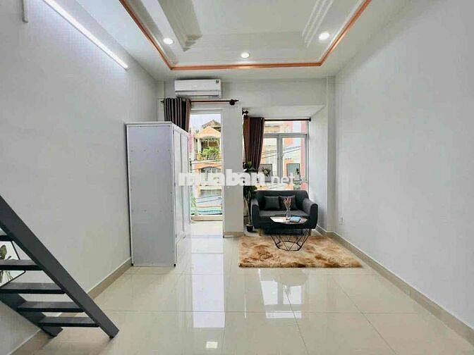 DUPLEX CỬA SỔ TRỜI FULL NỘI THẤT GIÁ HSSV KẾ BÊN Q5