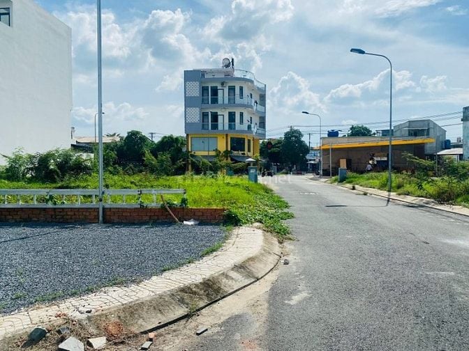 Chính chủ Bán Đất 5x18 SHR, đường 8m, sát mặt tiền 30m, gần UBND VLB