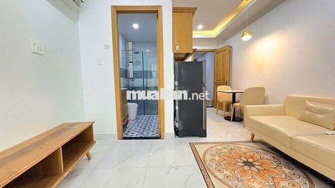 Căn Hộ Tách Bếp  Full nội thất máy giặt riêng ngay Bùi viện  Q1