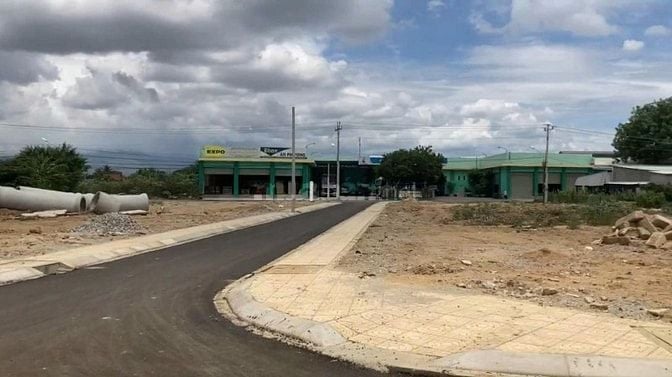 Đất ở TĐC 100m2 phường Bảo An, Phan Rang, đường nhựa 7m