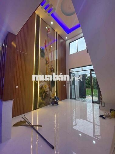 Nhà mới 425tr đường ôtô cách ngã 3 giồng 5phút cách sân bay TSN 40phút