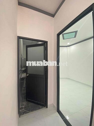 Nhà mới 425tr đường ôtô cách ngã 3 giồng 5phút cách sân bay TSN 40phút