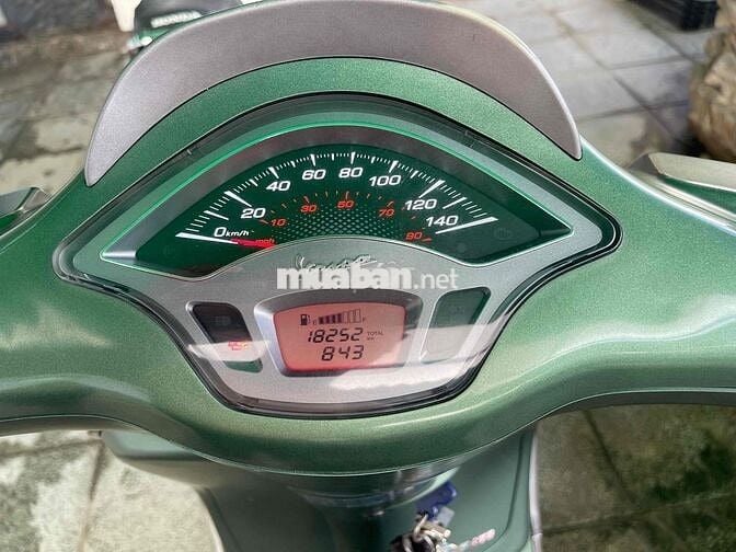 Chính chủ cần bán vesspa mua mới 6/2021