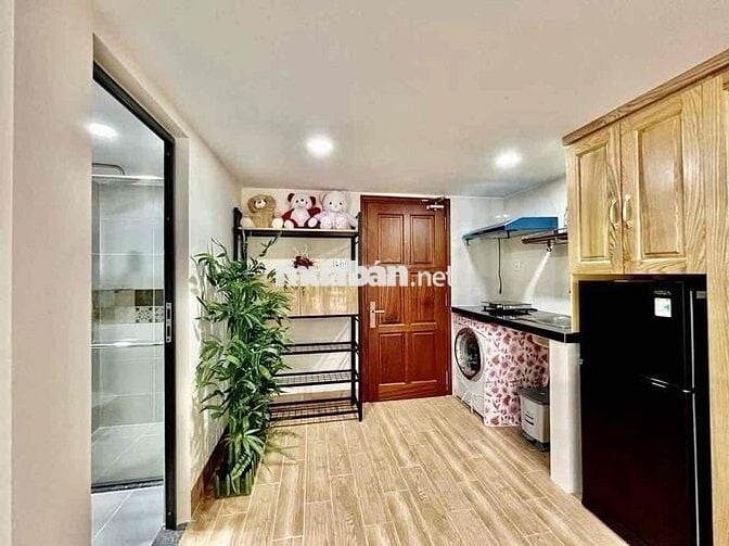 NHƯỢNG LẠI 1 CH 99%…ĐẦY ĐỦ NỘI THẤT…BAN CÔNG…NGAY TRƯỜNG CHINH