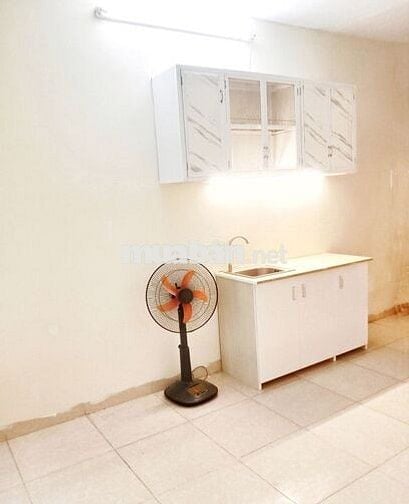 Chính chủ bán gấp nhà tập thể Quỳnh Mai 56m² – 3PN – ô tô đỗ cửa