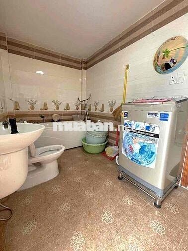 NHÀ 2 MẶT HẺM TRƯỚC SAU - HẺM 6M THÔNG HƠI XE TẢI VÀO TẬN NHÀ - MÃ LÒ