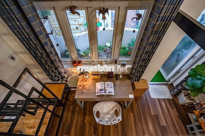 Duplex ban công Võ Thị Sáu kế công viên Lê Văn Tám Tân Định Quận 1