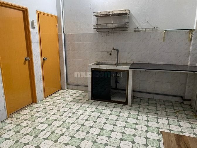 Nhà nguyên căn 18/35 Đông Bắc, Q.12(sau CVPM QuangTrung) giá 6tr