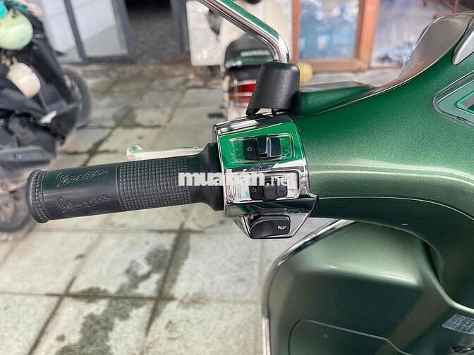 Chính chủ cần bán vesspa mua mới 6/2021