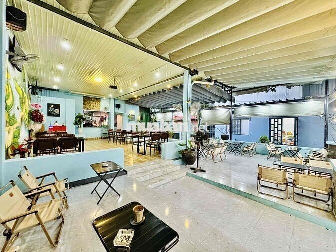 Cần sang gấp quán cafe góc 2 mặt tiền