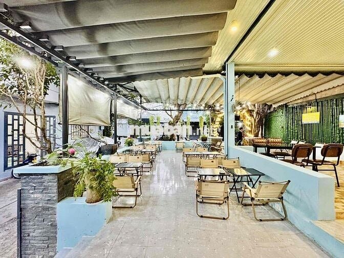 Cần sang gấp quán cafe góc 2 mặt tiền