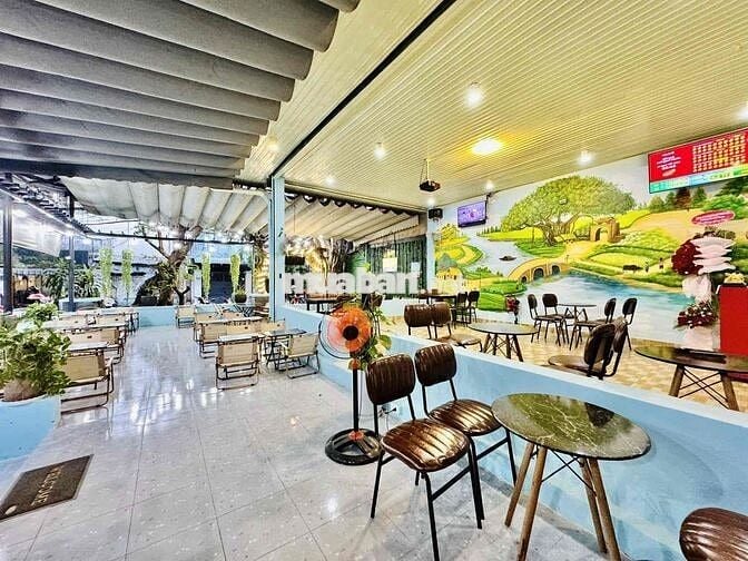 Cần sang gấp quán cafe góc 2 mặt tiền