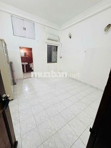 PHÒNG THUÊ ĐỐI DIỆN "VAN HANH MALL"