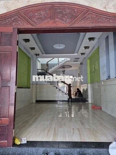 Cho thuê 5 x20-1 trệt -2 lầu-4 phong-dg xe hoi-gần chợ Đầu mối