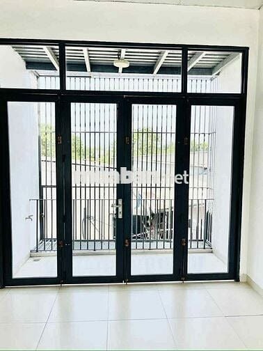 Nhà mặt tiền đường Nguyễn Bình