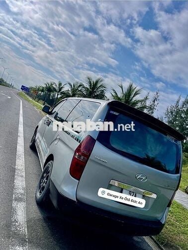 Hyundai Starex 2014 9 chỗ Bạc