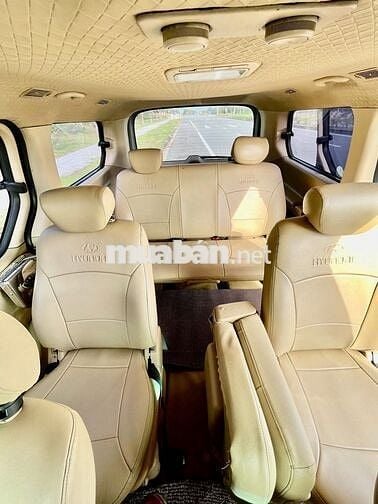 Hyundai Starex 2014 9 chỗ Bạc