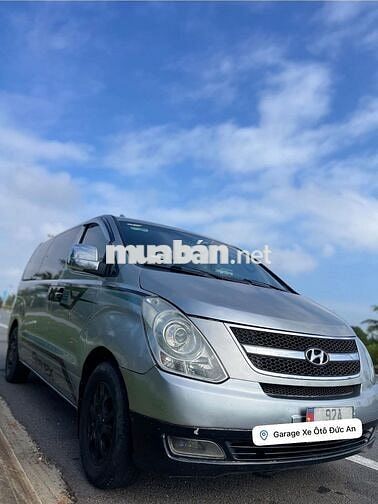 Hyundai Starex 2014 9 chỗ Bạc
