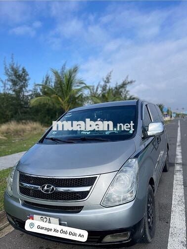 Hyundai Starex 2014 9 chỗ Bạc
