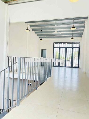 Nhà mặt tiền đường Nguyễn Bình