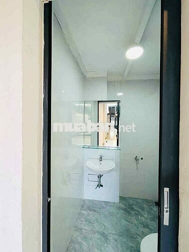 Nhà mặt tiền đường Nguyễn Bình