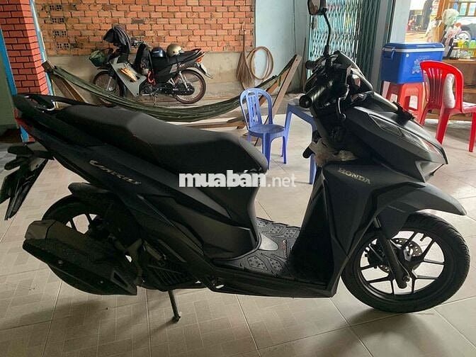 Xe Vario 125 màu xanh nhám, mới 90%