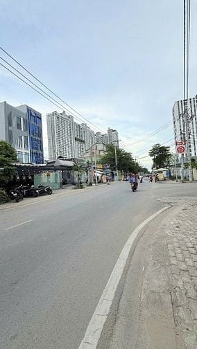 Nhà mặt tiền đường Hoàng Quốc Việt, Quận 7. 6*32 hơn 21 tỷ. KDBB tuyệt