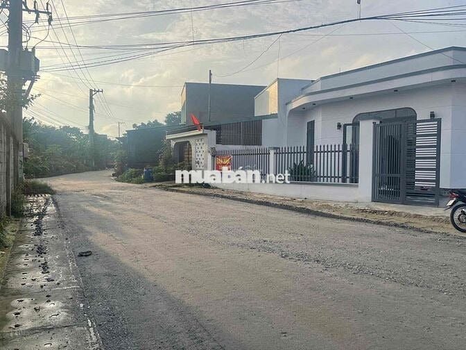 🏡 BÁN NHÀ VƯỜN CẤP 4 HIỆN ĐẠI – LÔ GÓC 2 MẶT TIỀN, PHƯỜNG PHÚ CHÁNH (N