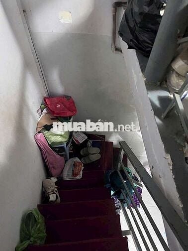 Bán căn nhà , cách mặt tiền 1 căn hẻm xe hơi Tám Danh P4 Q8