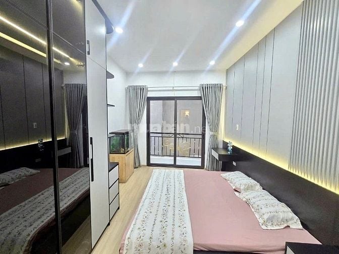 Nhà mới Đặng Văn Ngữ lô góc gần ô tô, Dt 25m2, 4t, mt 3.5m, 6.95 tỷ.