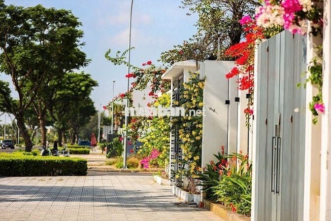 Bán GẤP lô đất đẹp phân khu V6 ngay sát tòa FPT Complex, FPT Plaza4