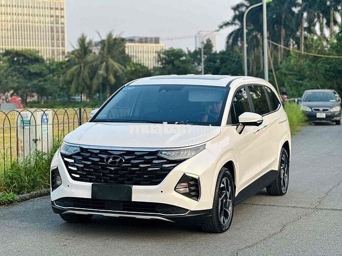 Hyundai Custin cao cấp 2024