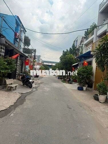 Bán nhà Hóc Môn. Đúc 3 tấm, đường nhựa thông 7m. Gần chợ chữ S