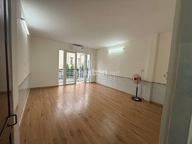 Bán nhà mặt tiền Nguyễn Văn Hưởng - Quốc Hương 4.5 x 18m. Giá 16,5 tỷ