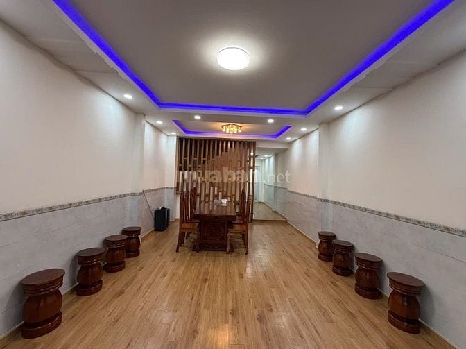 Bán nhà mặt tiền Nguyễn Văn Hưởng - Quốc Hương 4.5 x 18m. Giá 16,5 tỷ