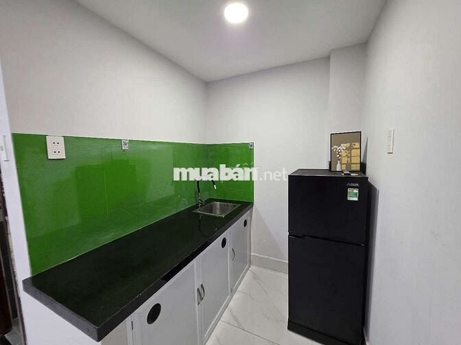 Căn hộ Quận 11 full nt, thang máy, cửa ra vào vân tay