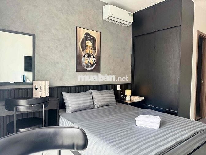 CĂN HỘ FULL NỘI THẤT BAN CÔNG THOÁNG TIVI RIÊNG GẦN NGÃ TƯ HÀNG XANH