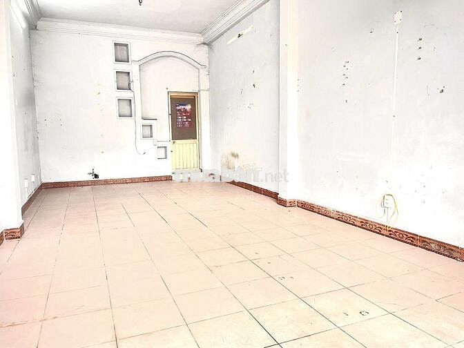 Cho thuê mặt bằng mặt tiền Đinh Bộ Lĩnh, ngay bến xe Miền Đông