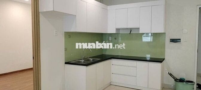 Cho thuê 81m2 3pn 2wc nhà trống giá 8tr8/th