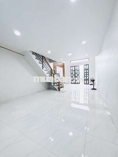 🔥🔥 BÁN NHÀ 2 TẦNG ĐẸP– LÊ VĂN KHƯƠNG, Q12
Giá: 3 tỷ 53
🏠 DT: 4 x 12