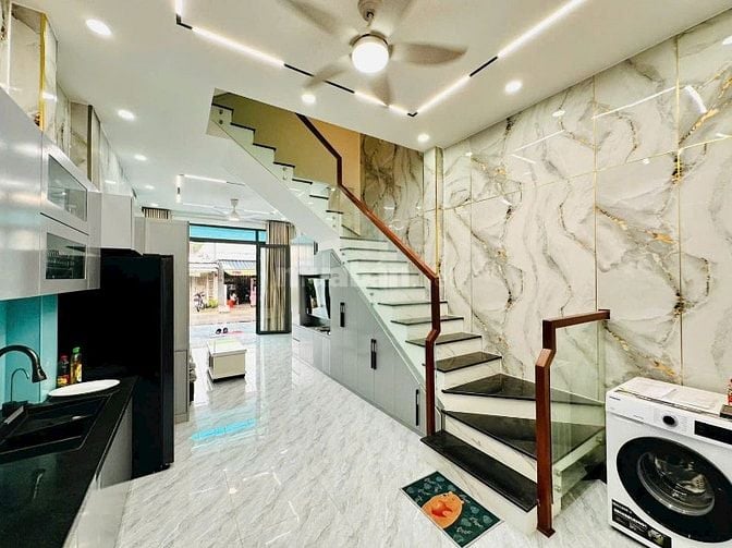 Bán nhà Hóc Môn, đúc 3 tấm, mặt tiền đường Giác Đạo