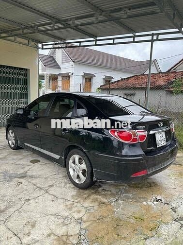Bán xe ô tô Hyundai Avante 2015 số tự động màu đen