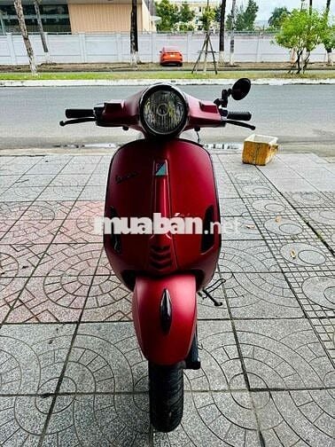 Vespa Primavera đỏ nhám, mới 95%