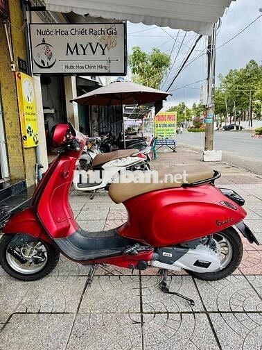 Vespa Primavera đỏ nhám, mới 95%