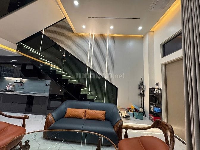 Bán nhà phố cao cấp the standard- full nội thất - 4 phòng ngủ, 3 chchủ